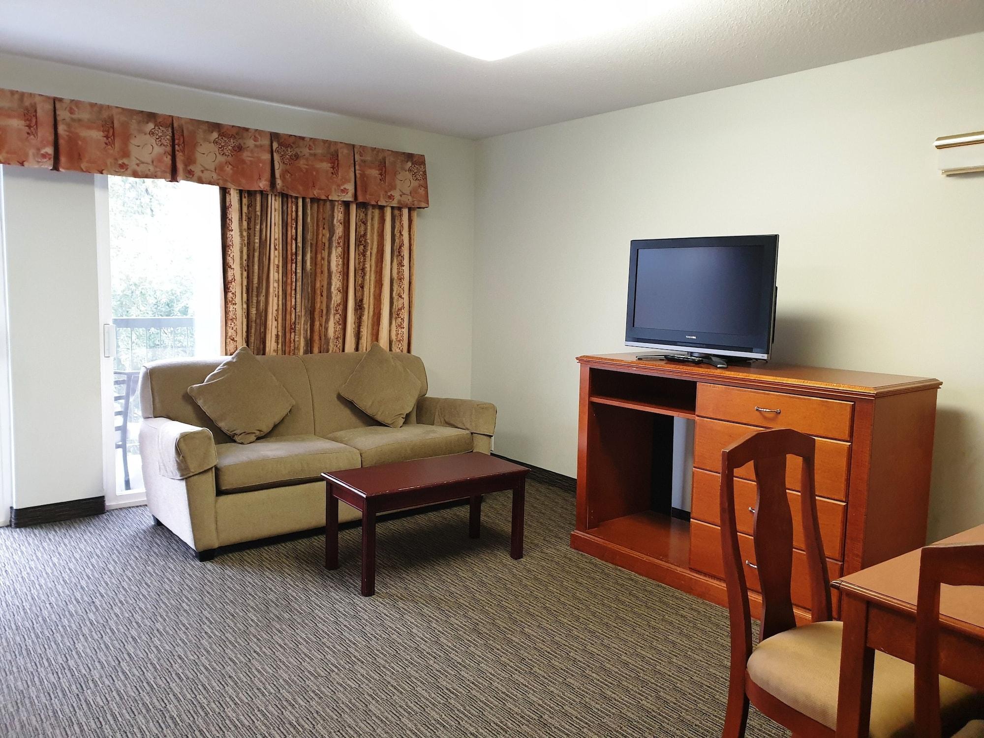 Riverland Inn & Suites Kamloops Exteriör bild