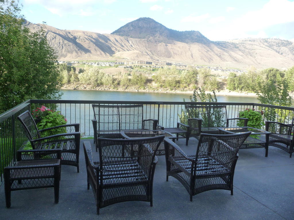 Riverland Inn & Suites Kamloops Exteriör bild